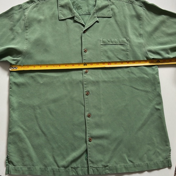 Tommy Bahama Sage Green 100% Silk, Short sleeve button down shirt. Men’s Size XL - Picture 3 of 8